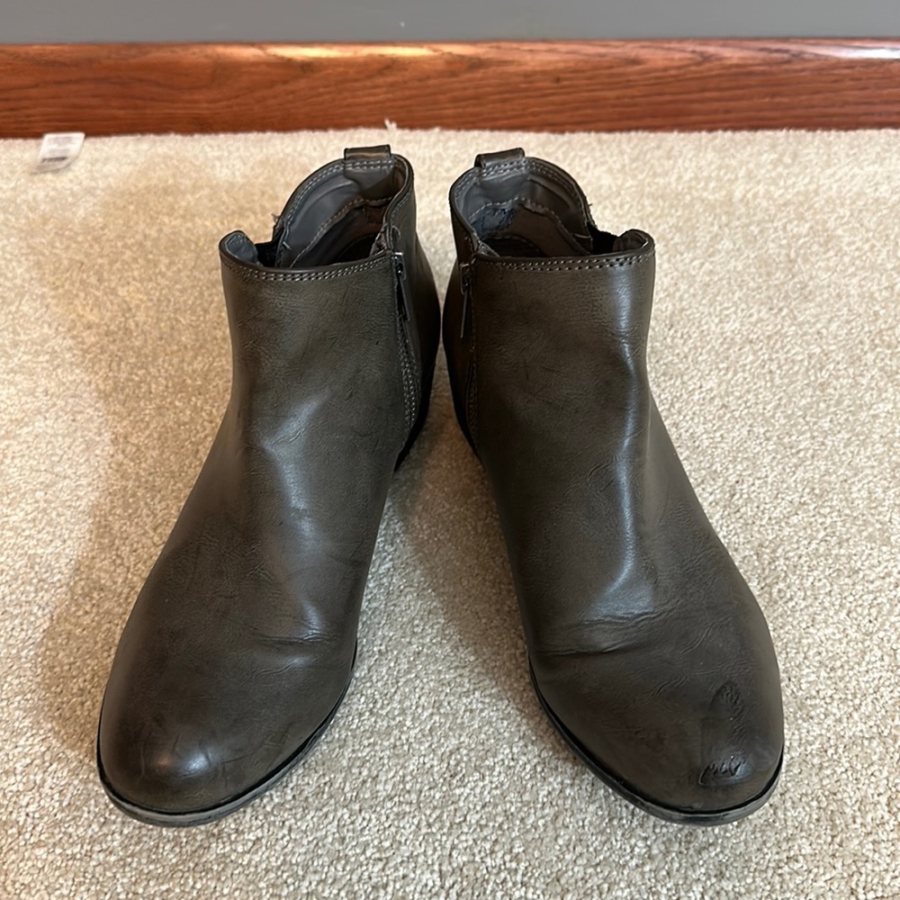 Ziggisoho booties. Size 9